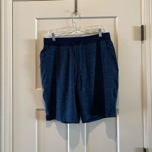 Men’s Lululemon T.H.E. Short 9” *Lined Large